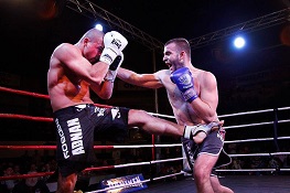 Vásony Ferenc aktív kick-box versenyzõ